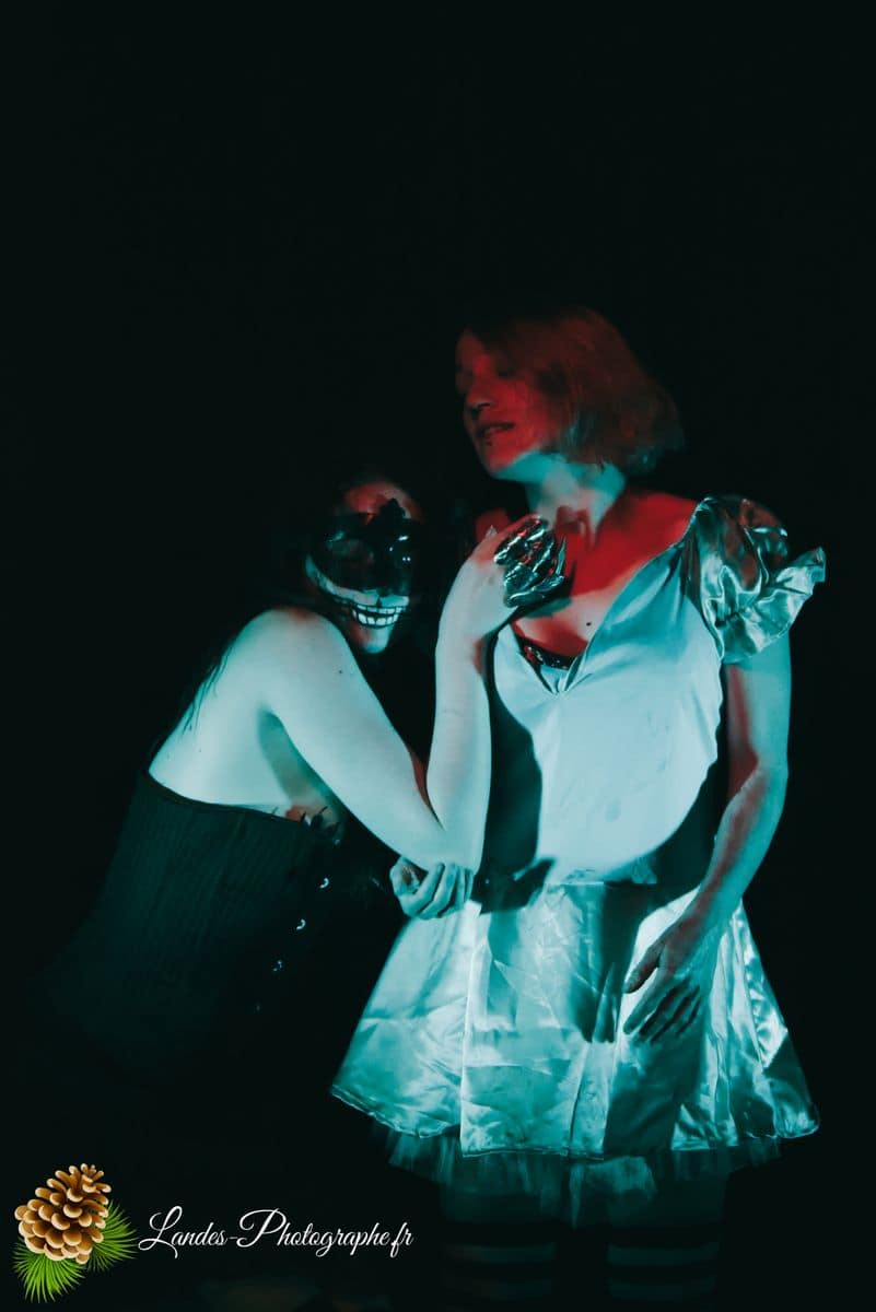 ✨ Extravagance et Glamour : The Divine Ladies – « Dans Tous Les Sens » The Divine Ladies : Dans Tous Les Sens