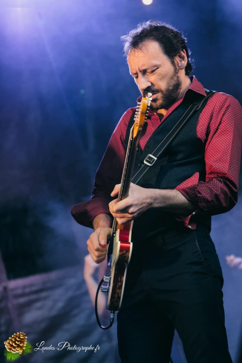 🎸 L'Élégance en Musique : Thomas Dutronc au Festival En Bonne Voix 2016 Thomas Dutronc en live au Festival En Bonne Voix 2016