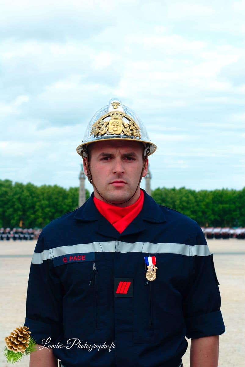 đ«đ· SolennitĂ© RĂ©publicaine : Reportage de la CĂ©rĂ©monie du 14 Juillet Ă Bordeaux CĂ©rĂ©monie du 14 Juillet Ă Bordeaux