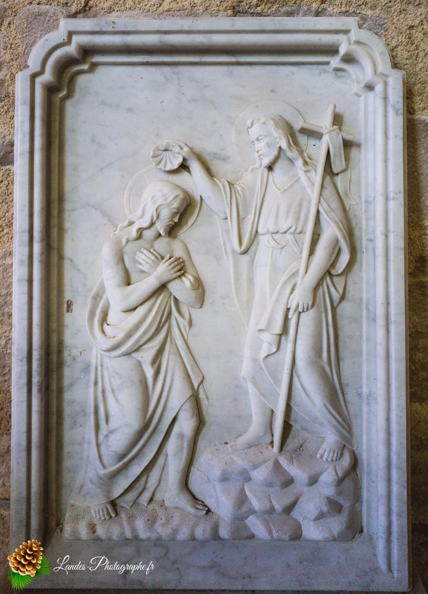 🏛️ L'Église Saint-Martin de Saint-Martin-de-Hinx : Un Joyau Roman Fortifié Eglise Saint-Martin à Saint Martin de Hinx