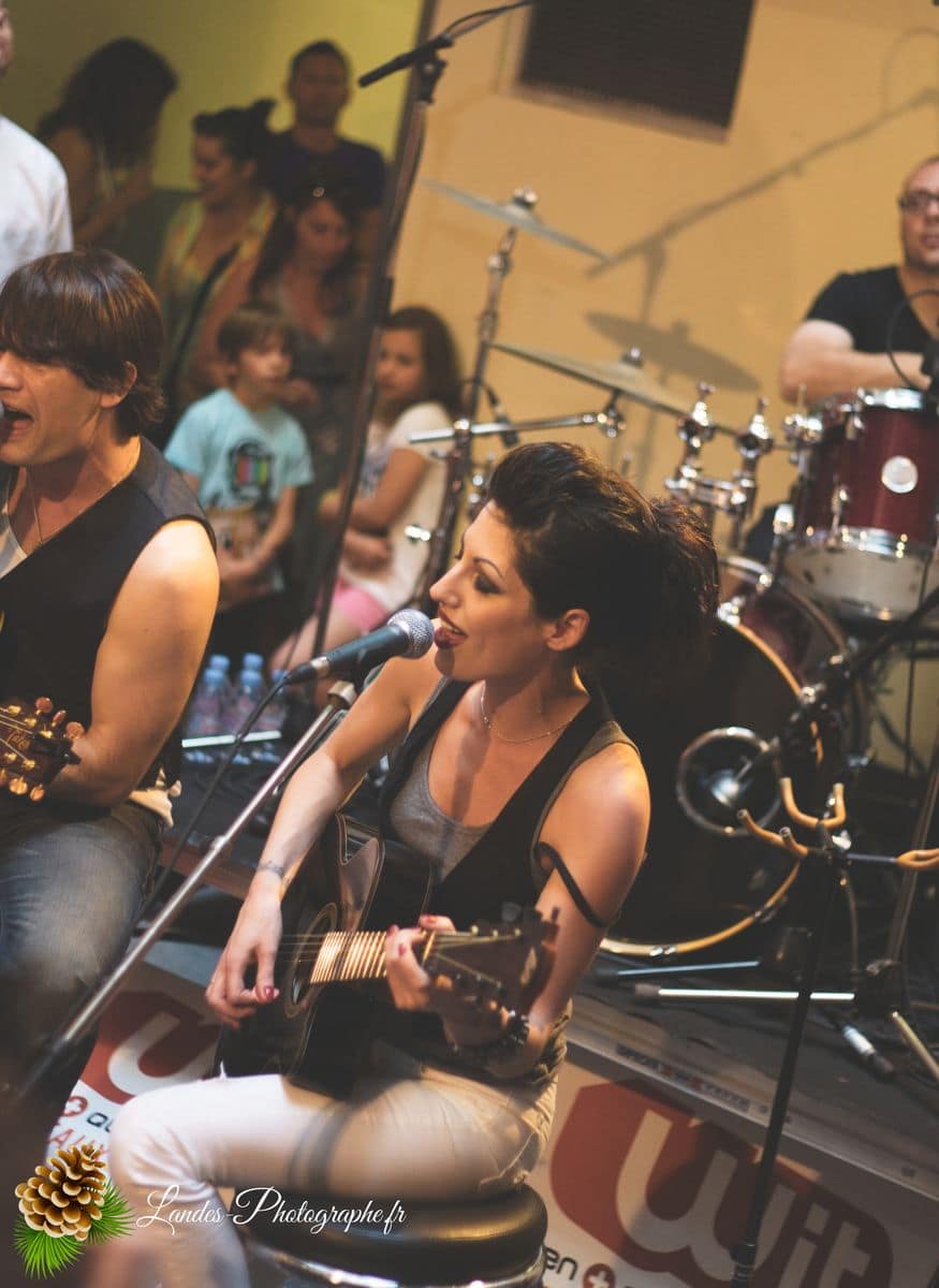 ✨ Superbus en Acoustique : L'Événement Show Case au Virgin Megastore de Bordeaux Superbus en showcase au Virgin Megastore de Bordeaux
